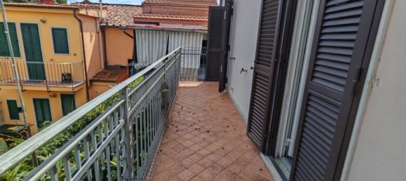 4 rooms House in Carrara, Italy No. 298814 36