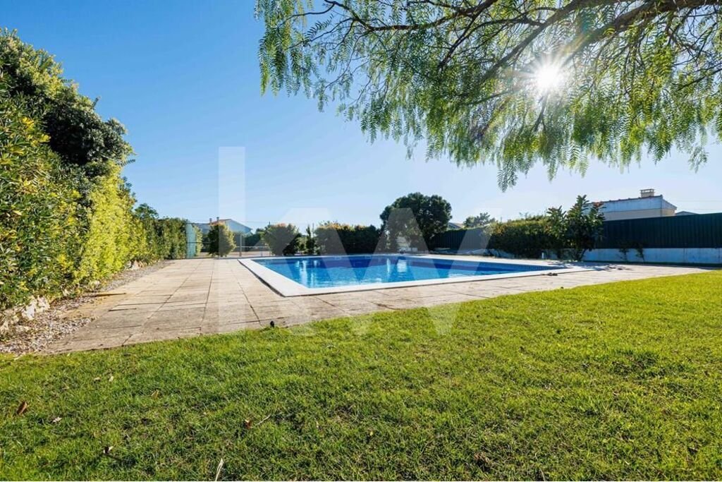 4 bedrooms Villa in Sesimbra, Portugal No. 60211