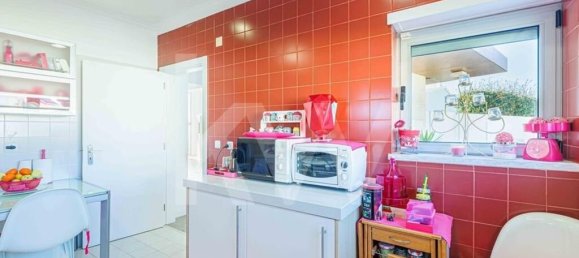 4 bedrooms Villa in Sesimbra, Portugal No. 60211 10