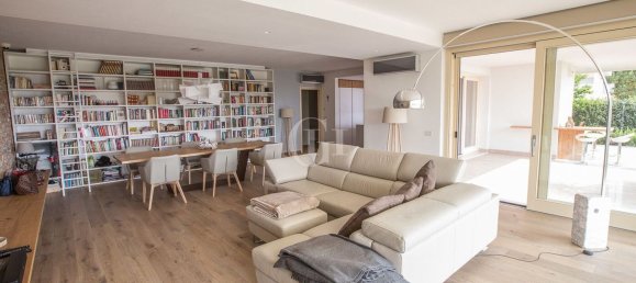 Dúplex de 4 habitaciónes en Padenghe sul Garda, Italy No. 121064 2