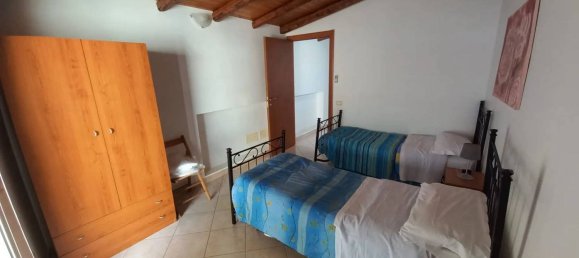 Вилла с 3 комнатами в Виттория, Италия № 108119 41