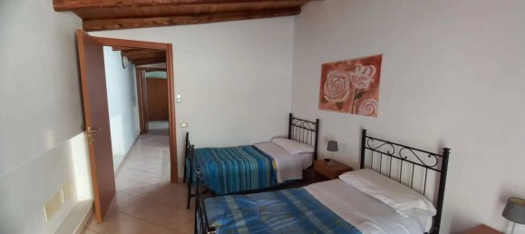 Вилла с 3 комнатами в Виттория, Италия № 108119 40