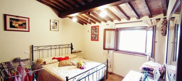 Casa de 6 habitaciónes en Foiano della Chiana, Italy No. 217331 9