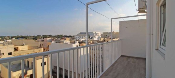 3 bedrooms Penthouse in Safi, Malta No. 8087 17