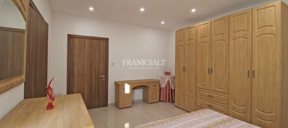 3 bedrooms Penthouse in Safi, Malta No. 8087 9