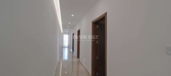 3 bedrooms Penthouse in Safi, Malta No. 8087 7