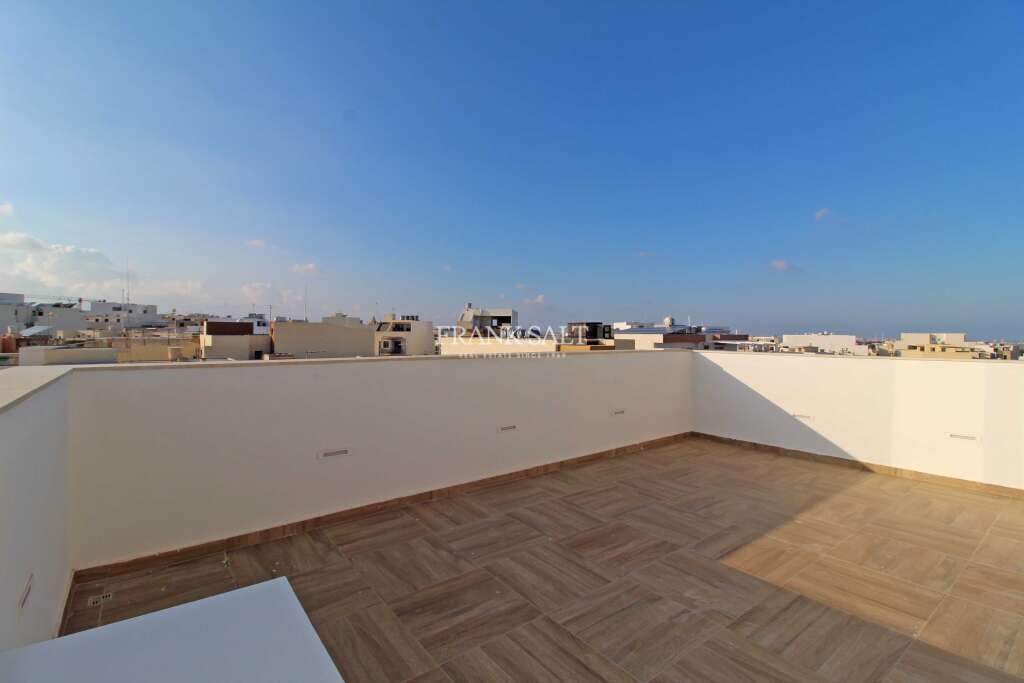 3 bedrooms Penthouse in Safi, Malta No. 8087