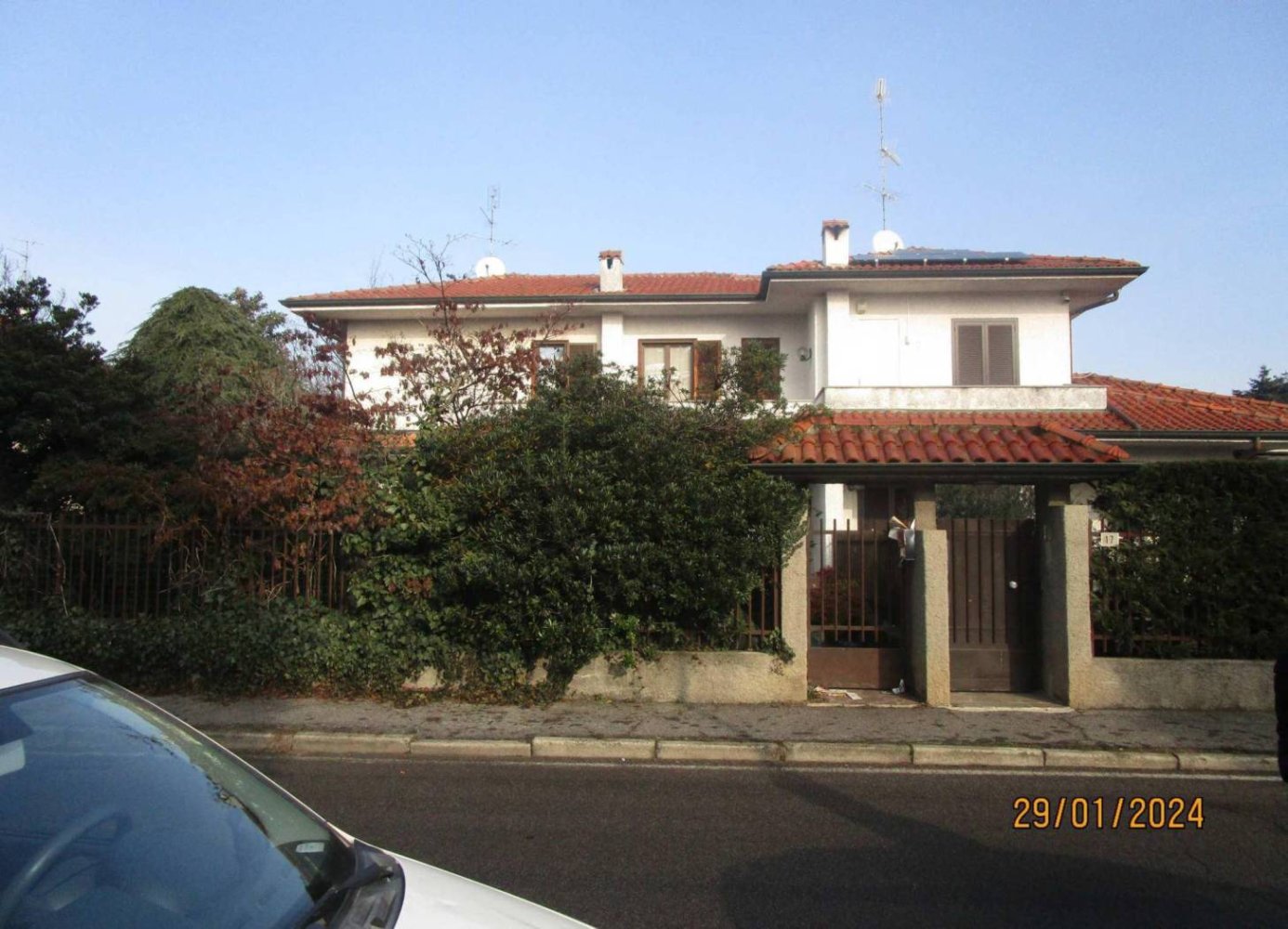 4 bedrooms Villa in Burago di Molgora, Italy No. 279128
