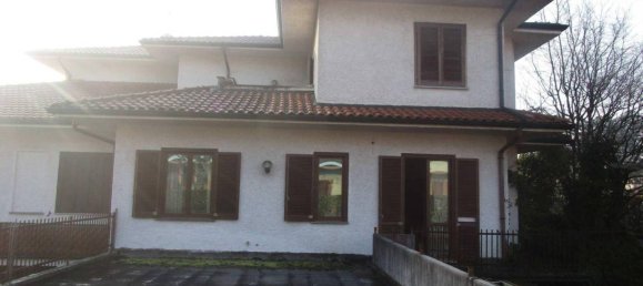 4 bedrooms Villa in Burago di Molgora, Italy No. 279128 3