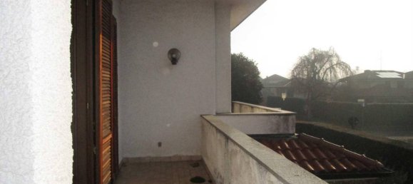 4 bedrooms Villa in Burago di Molgora, Italy No. 279128 25