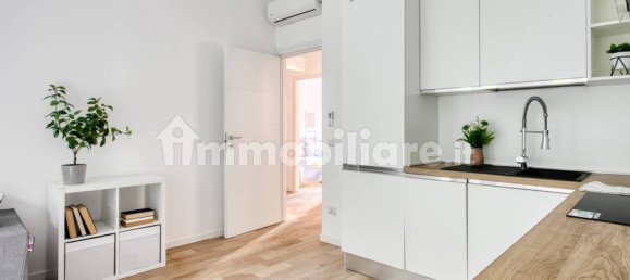 2 bedrooms Apartment in Milan, Italy No. 264608 9