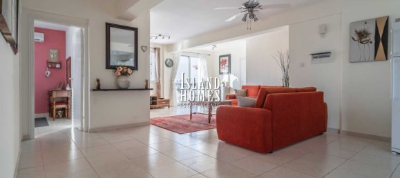 2 bedrooms House in Deryneia, Cyprus No. 24068 2