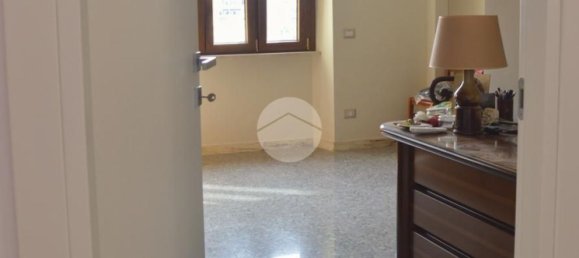 3 Schlafzimmer Wohnung in Rome, Italy, Nr. 338032 4