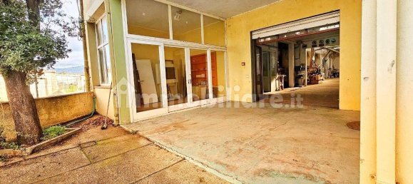 4 rooms Commercial property in Marrubiu, Italy No. 133700 2