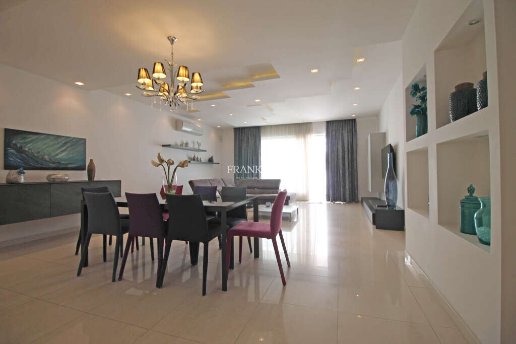 Apartamento de 3 dormitorios en Sliema, Malta No. 9663