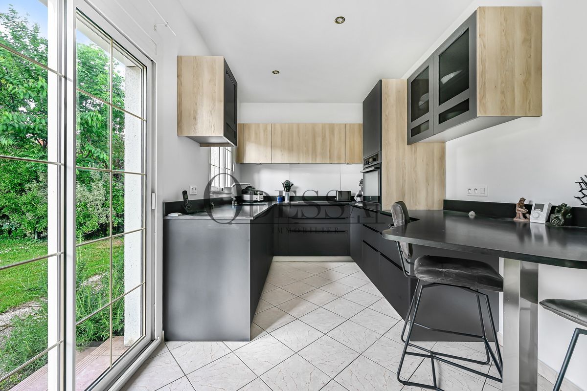 3 bedrooms House in Chennevieres-sur-Marne, France No. 294884