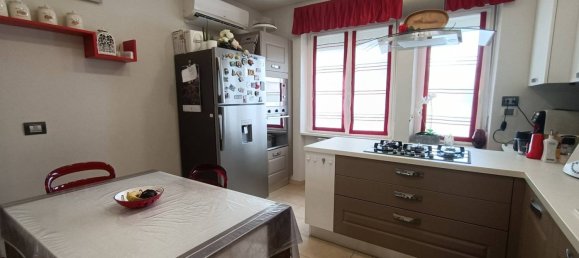 Apartamento de 3 dormitorios en Tolentino, Italy No. 283621 2