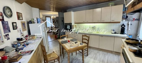 Propiedad comercial de 5 dormitorios en Raismes, France No. 240202 3