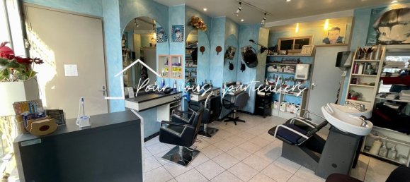 Propiedad comercial de 5 dormitorios en Raismes, France No. 240202 10