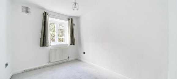 2 bedrooms Apartment in London, United Kingdom No. 7723 8