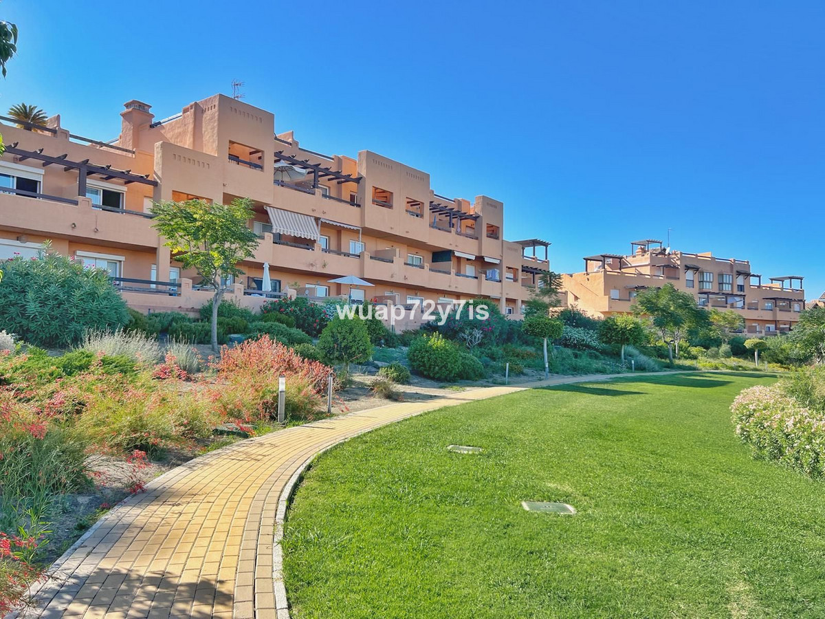 Apartamento de 2 dormitorios en Casares, Spain No. 245490