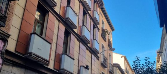 13m² Garage in Madrid, Spain No. 102558 2