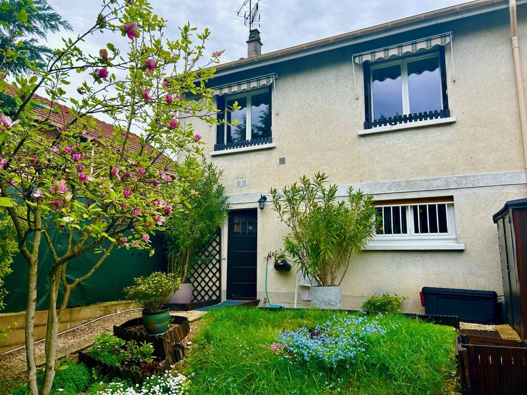 2 غرف نوم فيلا في Sevran, France رقم 182787