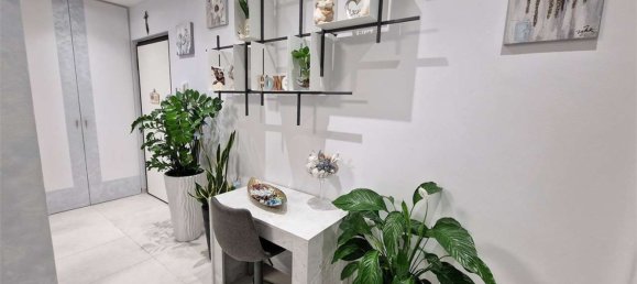 3 rooms Apartment in Como, Italy No. 5874 10