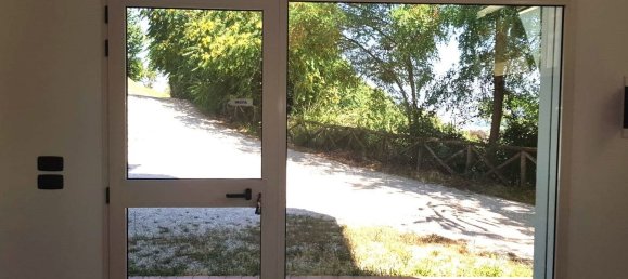 Lagerhaus in Castorano, Italy 270m², Nr. 88601 7