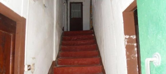 Casa de 6 divisões em Montese, Italy N.º 230803 2