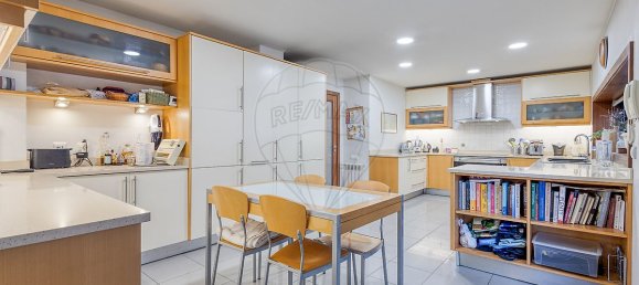 4 bedrooms House in Senhora da Hora, Portugal No. 16767 7