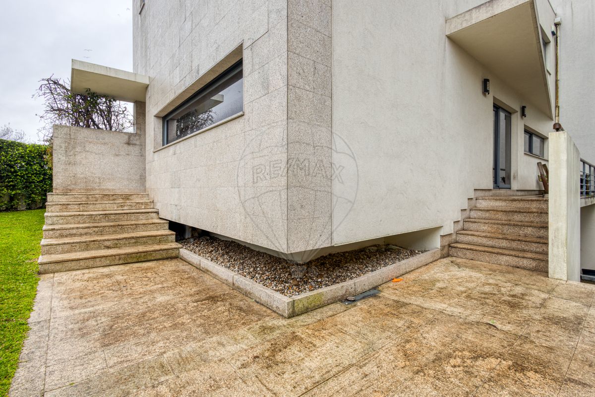 4 bedrooms House in Senhora da Hora, Portugal No. 16767