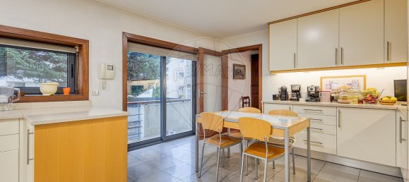 4 bedrooms House in Senhora da Hora, Portugal No. 16767 9