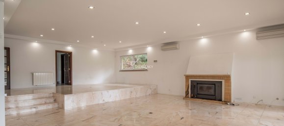 8 bedrooms Villa in Cascais, Portugal No. 119081 3