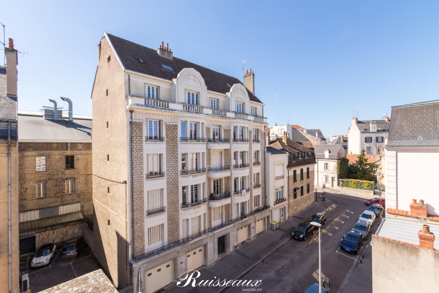 Apartamento de 2 dormitorios en Dijon, France No. 196633