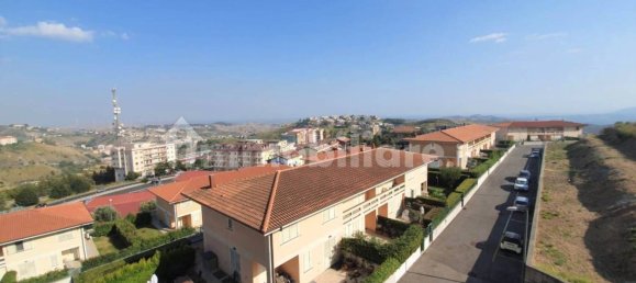 3 bedrooms Apartment in Catanzaro, Italy No. 104310 8