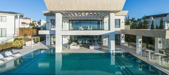 7 bedrooms Villa in Benahavis, Spain No. 4620 2