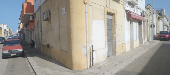 100m² Commercial property in San Donaci, Italy No. 381335 2
