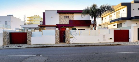 4 Schlafzimmer Villa in Portimao, Portugal, Nr. 253516 10