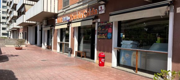 140m² Commercial property in Rome, Italy No. 130391 3