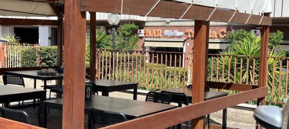 140m² Commercial property in Rome, Italy No. 130391 5