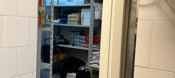 140m² Commercial property in Rome, Italy No. 130391 8