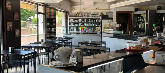 140m² Commercial property in Rome, Italy No. 130391 2