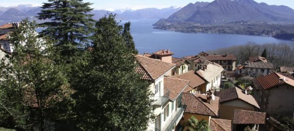 4 bedrooms House in Stresa, Italy No. 678 4