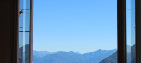 4 bedrooms House in Stresa, Italy No. 678 8