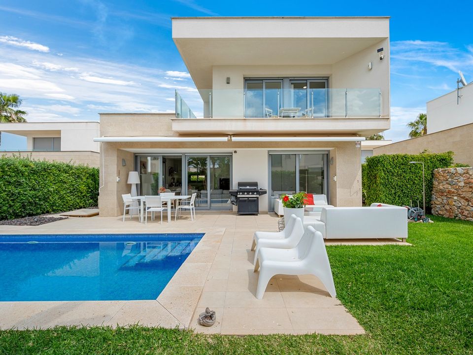 3 bedrooms Villa in Alicante, Spain No. 277870