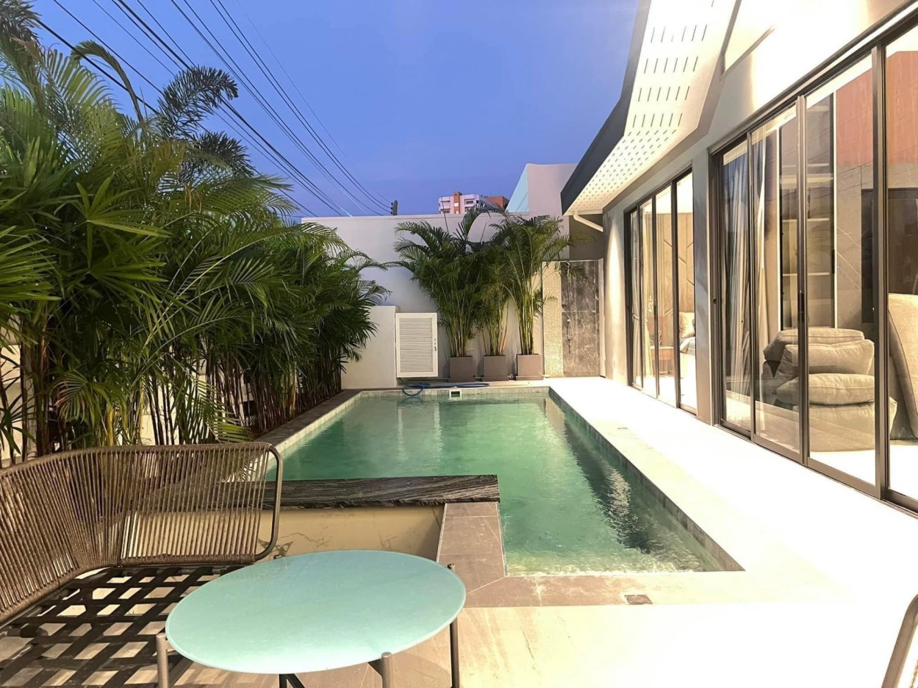 4 bedrooms Property in Pattaya, Thailand No. 12861