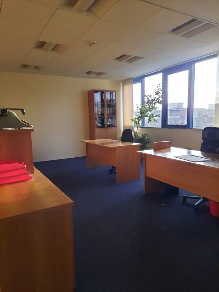 150m² Office in Pistoia, Italy No. 45499