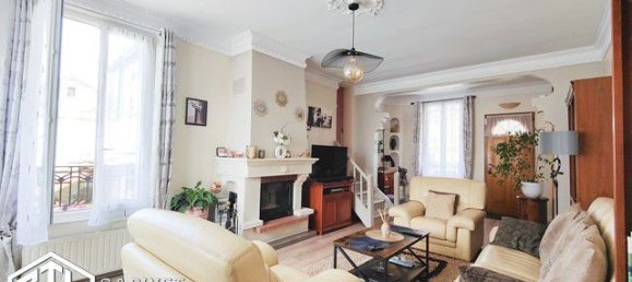 Casa de 2 dormitorios en Clichy-sous-Bois, France No. 138013 4