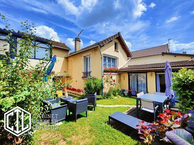 Casa de 2 dormitorios en Clichy-sous-Bois, France No. 138013